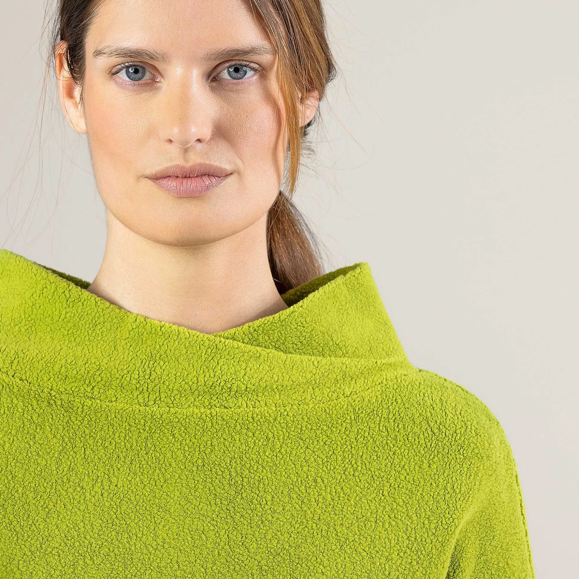 LIVING CRAFTS Penelopis - Fleecepullover Grun Werden Hot